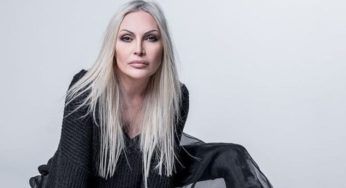 Anna Oxa, la pettinatura sconvolge: lo stile “spettinato” è la moda del 2023? La risposta vi stupirà – FOTO