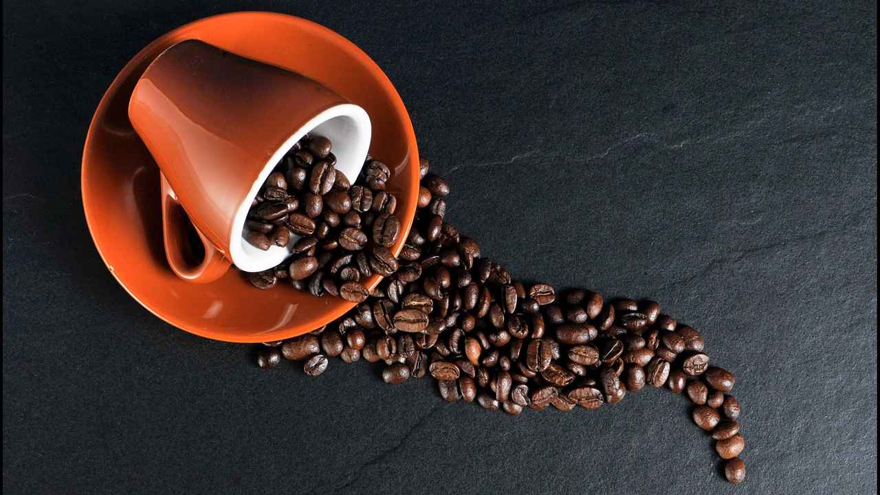 Caffè a stomaco vuoto cosa succede