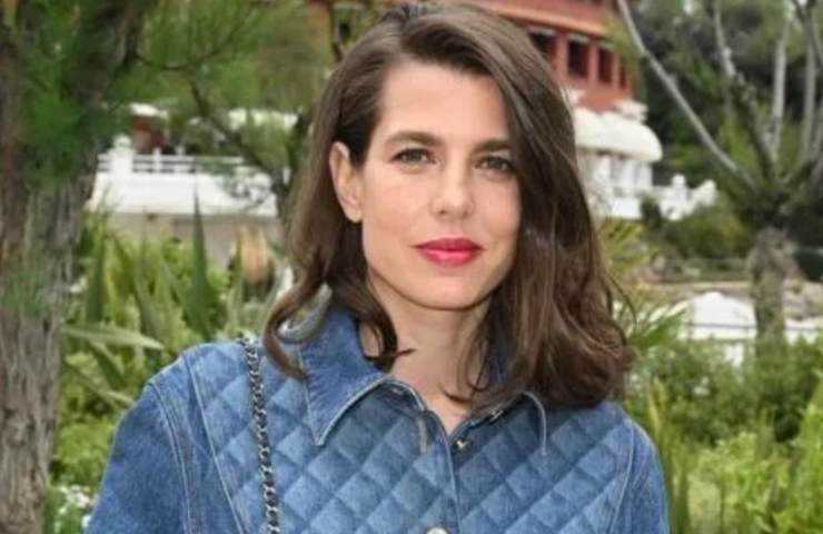 Charlotte Casiraghi jeans super 