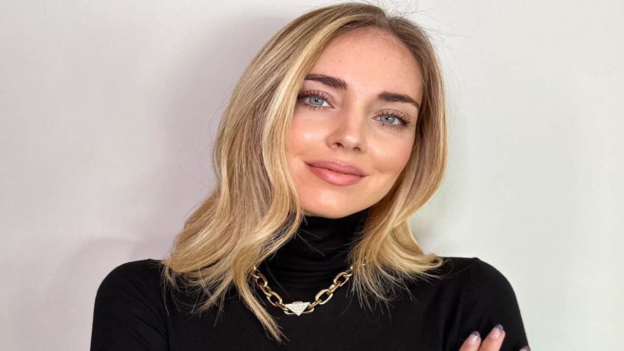 Chiara Ferragni arriva a Sanremo villa con piscina