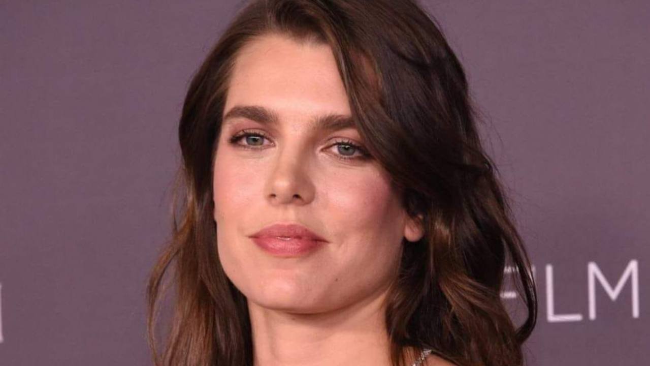 Charlotte Casiraghi: il suo look Chanel fa impazzire