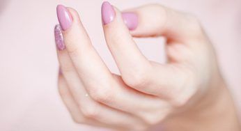 Unghie finte, rischio cancro altissimo: occhio a non mettere MAI queste