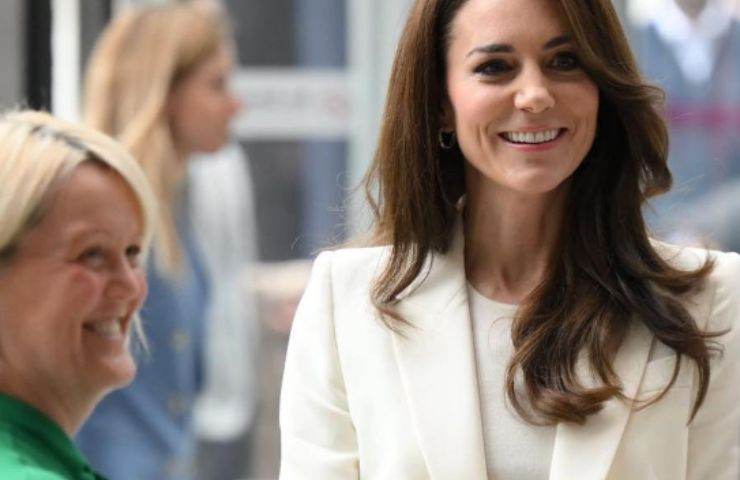 kate middleton royal look blazer