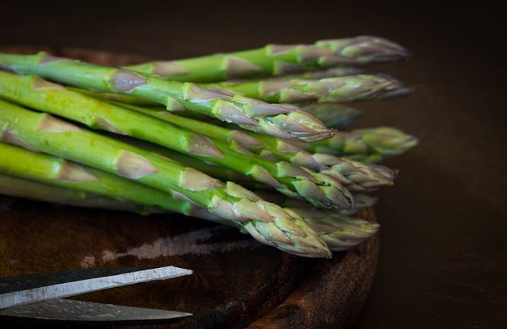 mangiare asparagi fa male chi deve evitarli