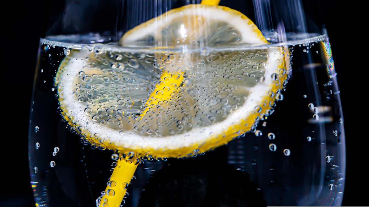 acqua limone perdere peso