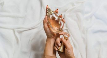 Profumo, il trucco infallibile per farlo durare più a lungo