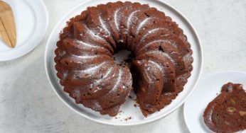 Torta cacao e albicocche, soffice e appetitosa: scopri la ricetta