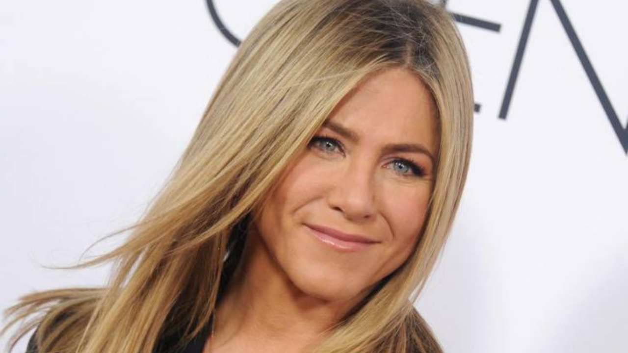 Jennifer Aniston, rivoluziona la chioma