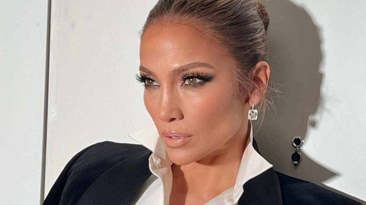 Jennifer Lopez mostra il suo mascara