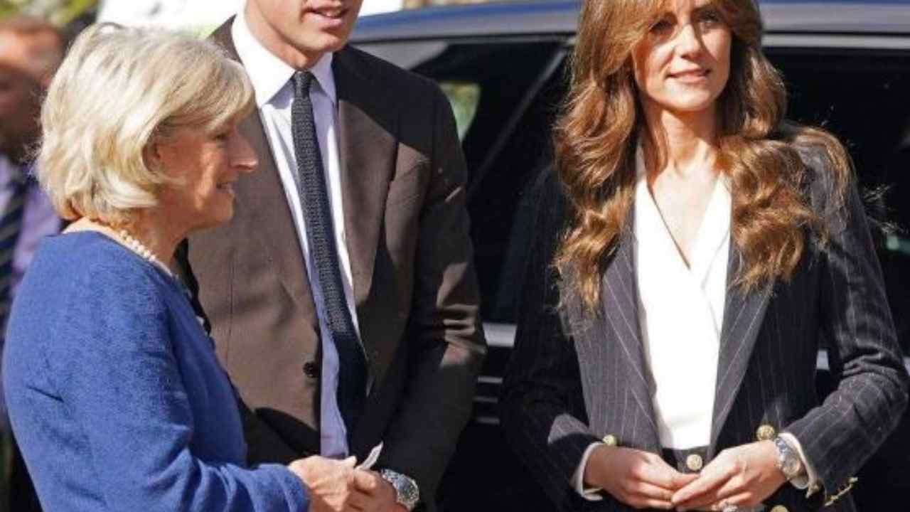 Kate Middleton: il suo blazer gessato conquista tutti