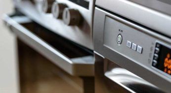 Gli oggetti che non devi mai mettere in lavastoviglie se non vuoi buttarla via